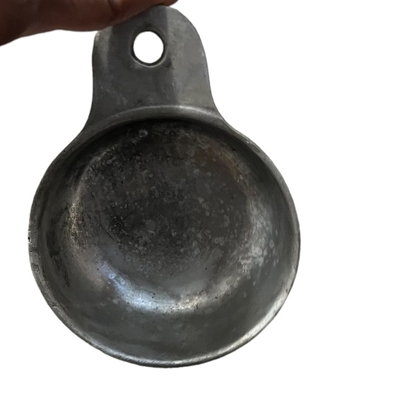 Vintage Measuring Cup Made in Milton PA USA, 18 0z cup - Picture 6 of 8